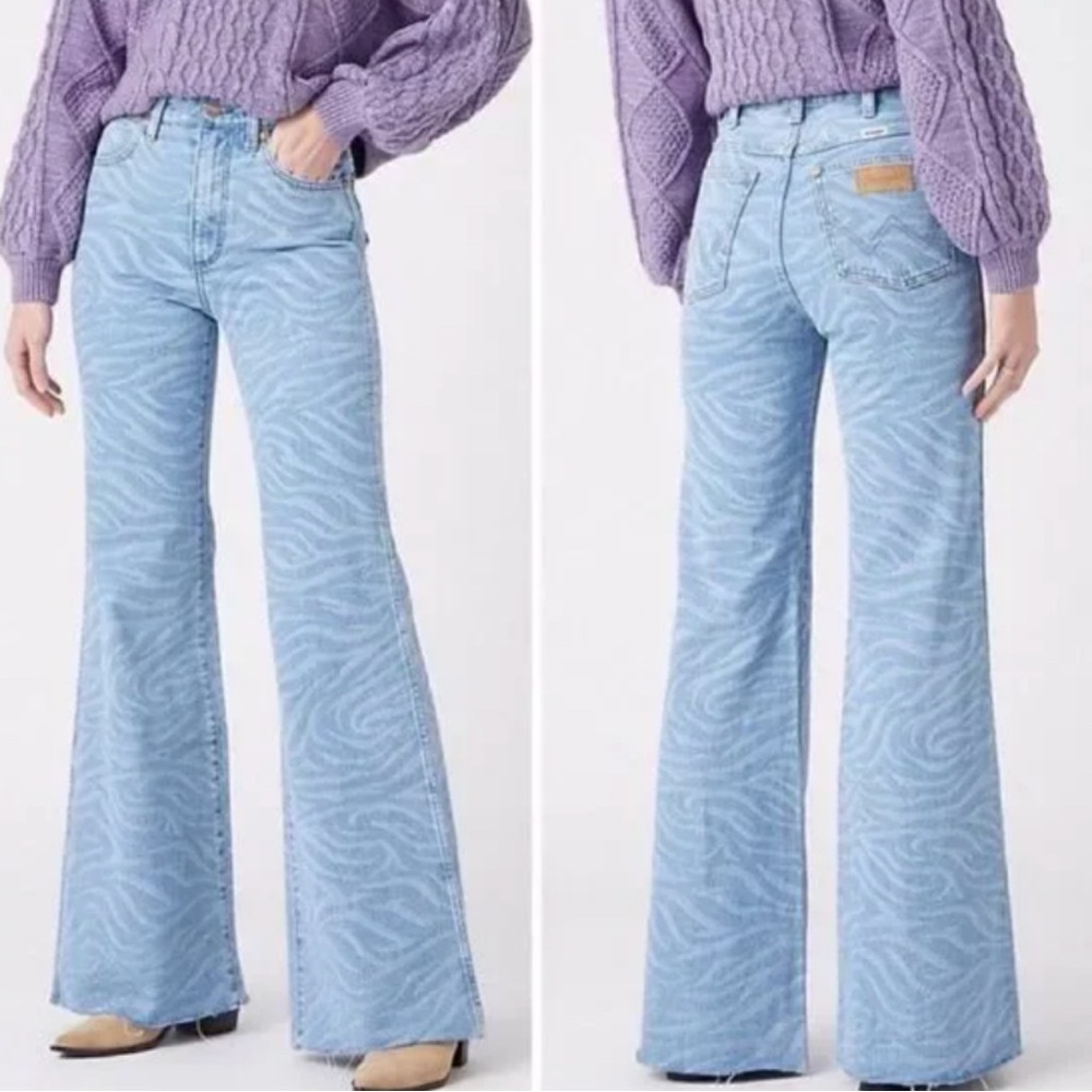 Wrangler Wanderer Meow Laser Tiger High Rise Wide Leg Flare Jeans Size 26